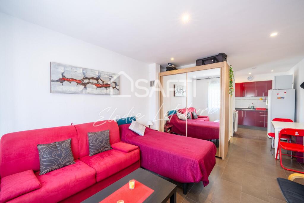 Imagen 2 de En venta: estudio amueblado de 29 m² en Empuriabrava – ¡a 5 minutos a pie de la playa y en pleno centro de la ciudad!