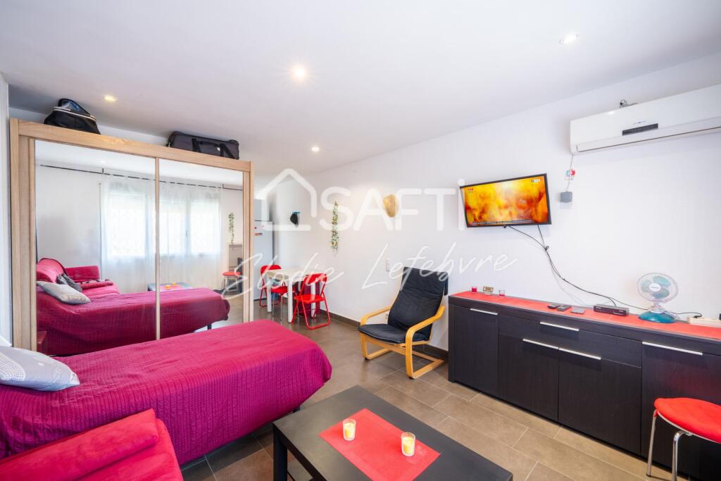 Imagen 4 de En venta: estudio amueblado de 29 m² en Empuriabrava – ¡a 5 minutos a pie de la playa y en pleno centro de la ciudad!