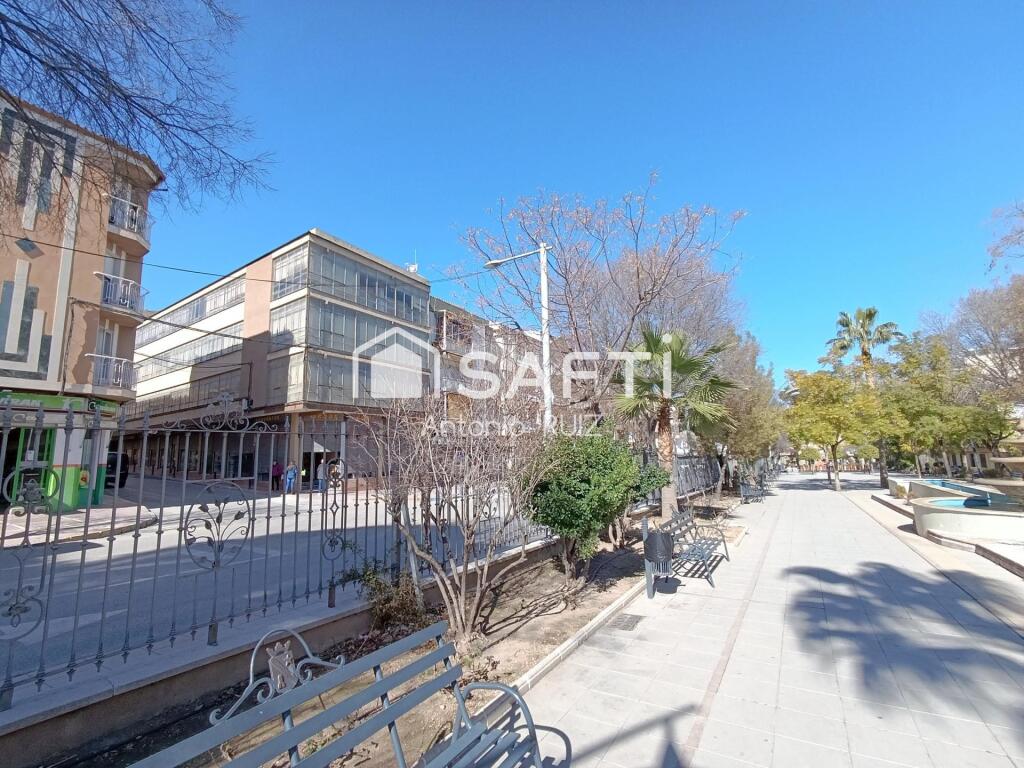 Imagen 2 de Edificio completo en venta en el centro de Jódar. Gran potencial y ubicación privilegiada. SIN COMISIÓN DE COMPRA