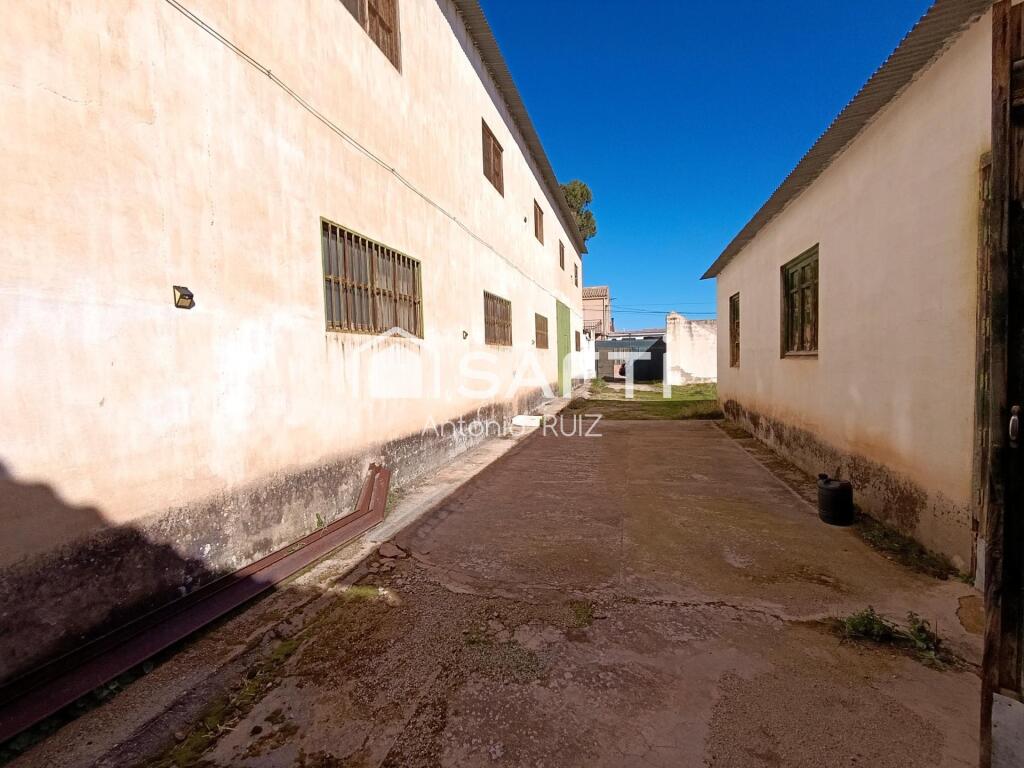 Imagen 2 de Parcela con naves en venta. Espacio industrial en zona Ermita Vieja de Jódar. SIN COMISIÓN DE COMPRA.