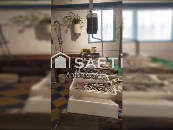 Imagen 3 de Local comercial totalmente equipado – Ideal para pescadería o vivienda. SIN COMISIÓN DE COMPRA.