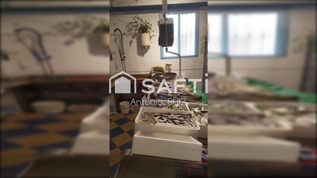 Imagen 3 de Local comercial totalmente equipado – Ideal para pescadería o vivienda. SIN COMISIÓN DE COMPRA.