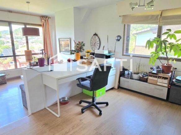 Imagen 2 de EXCLUSIVA PROPIEDAD CON 2 VIVIENDAS INDEPENDIENTES Y GRANDES TERRAZAS CON BONITAS VISTAS EN COLLADO MEDIANO