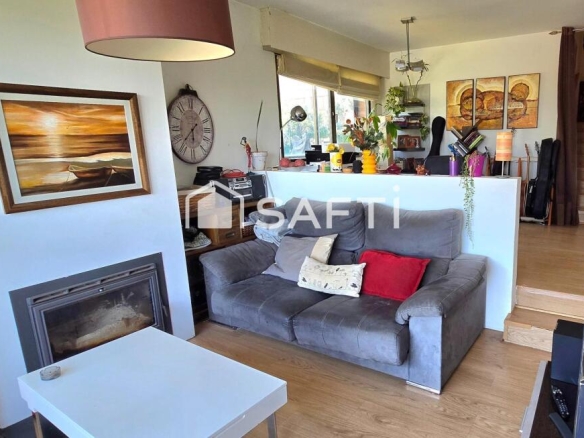 Imagen 4 de EXCLUSIVA PROPIEDAD CON 2 VIVIENDAS INDEPENDIENTES Y GRANDES TERRAZAS CON BONITAS VISTAS EN COLLADO MEDIANO