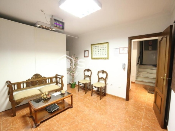 equipada y versátil en el corazón empresarial de Ronda.