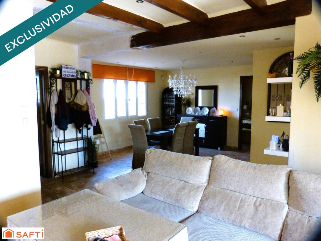 Imagen 2 de Espaciosa vivienda