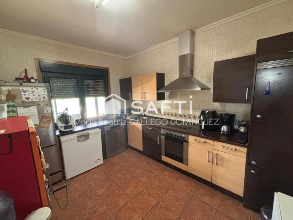 Imagen 1 de SE VENDE CASA PAREADA DE PLANTA BAJA EN SU TOTALIDAD EN AREAS - PONTEAREAS