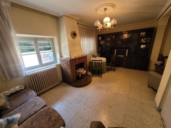 Imagen 1 de SE VENDE CASA EN CUELLAR