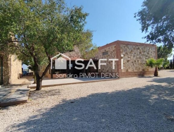 Imagen 4 de INCREIBLE FINCA DE PIEDRA A 10 MIN DE L'AMPOSTA