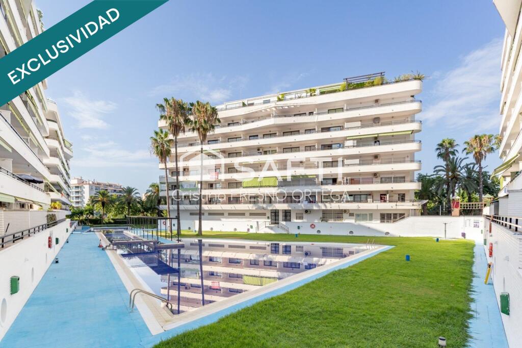 Imagen 2 de "Vive el verano todo el año en Salou".