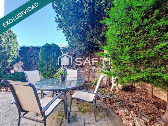 Imagen 2 de Magnífico adosado esquinero al Norte del Palancia