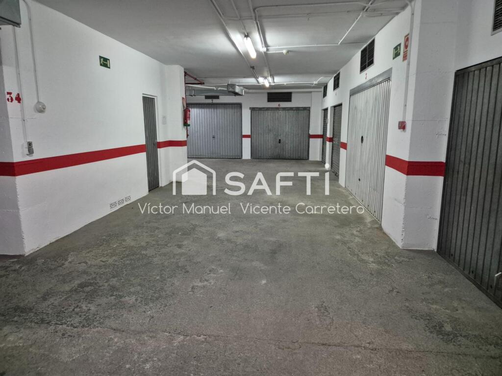 Imagen 3 de Plaza de garaje cerrada y con toma de electricidad