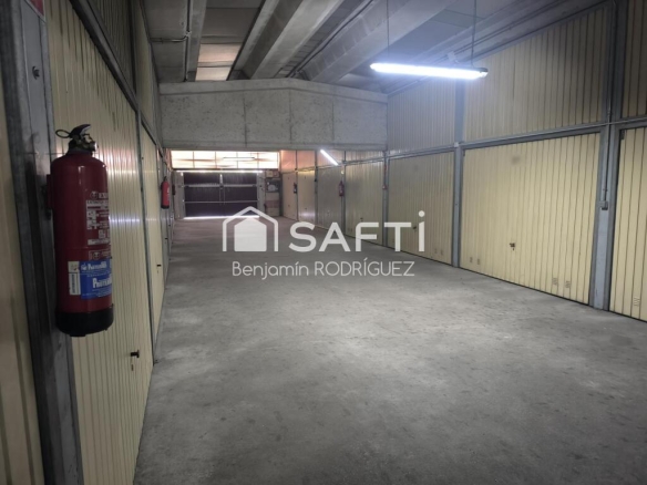 Imagen 4 de ¡A LA VENTA! Garaje Cerrado - Frente a las Piscinas Municipales