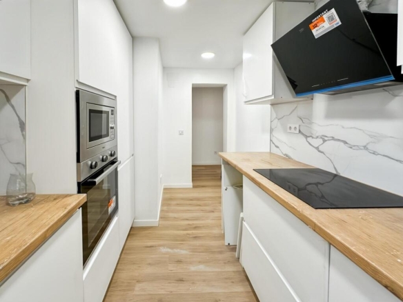 Imagen 2 de Estrena tu hogar moderno en Badalona.