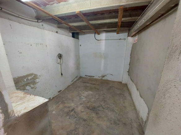 Imagen 4 de Casa-Chalet en Venta en Torroella De Montgri Girona