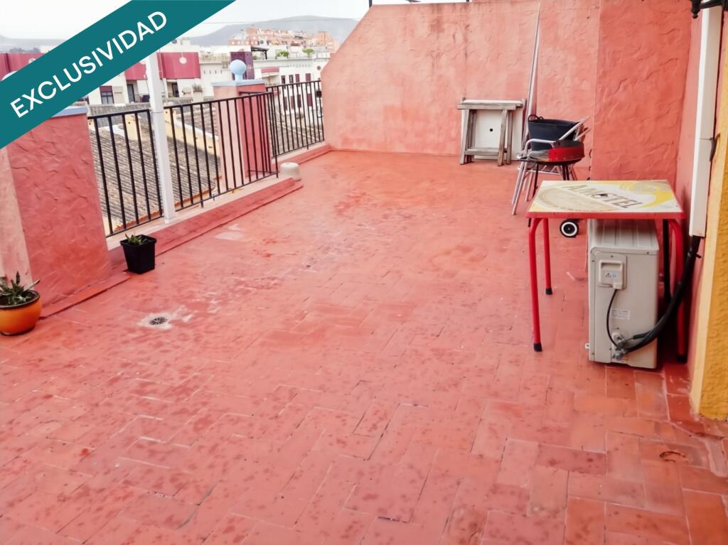 Imagen 2 de Piso de 3 dormitorios y amplia terraza en Orihuela.