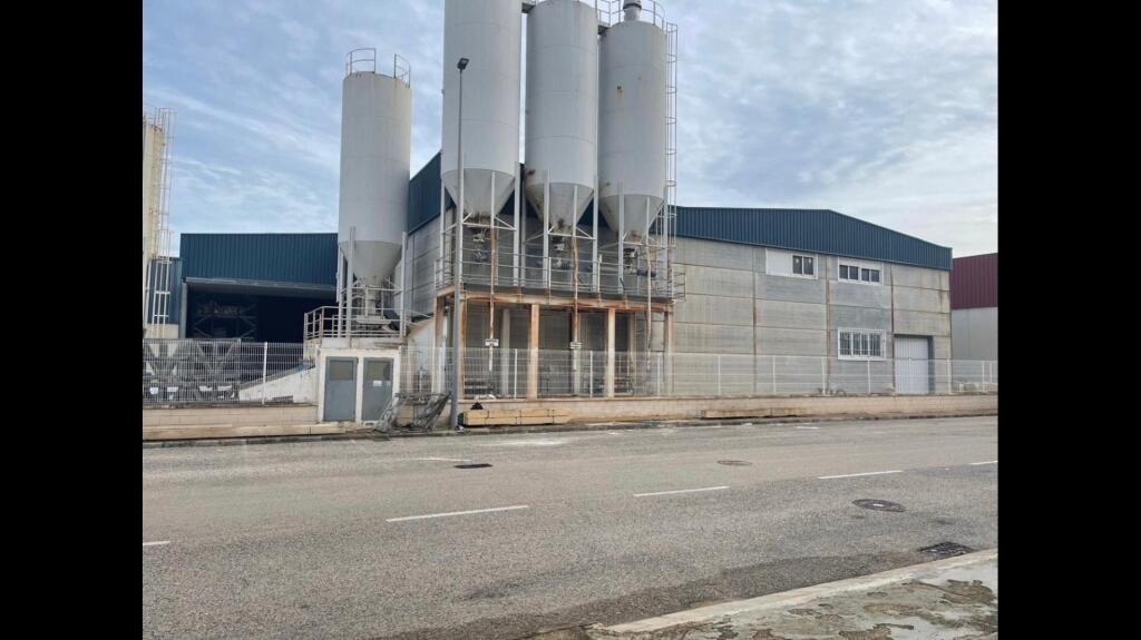 Imagen 2 de Nave industrial en Oliva