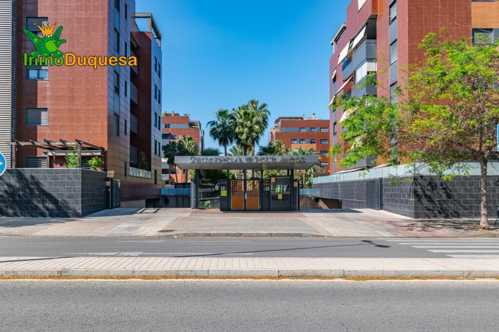 Imagen 4 de Piso con gran terraza de 61 m² en zona Parque de las ciencias.