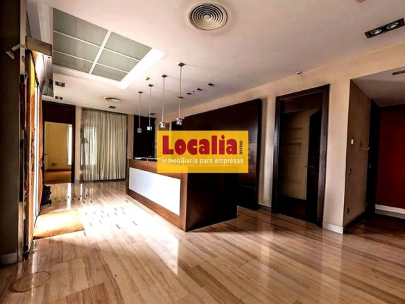 Imagen 2 de Excelente local frente al mar en Santander