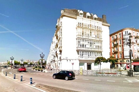 Imagen 3 de Excelente local frente al mar en Santander