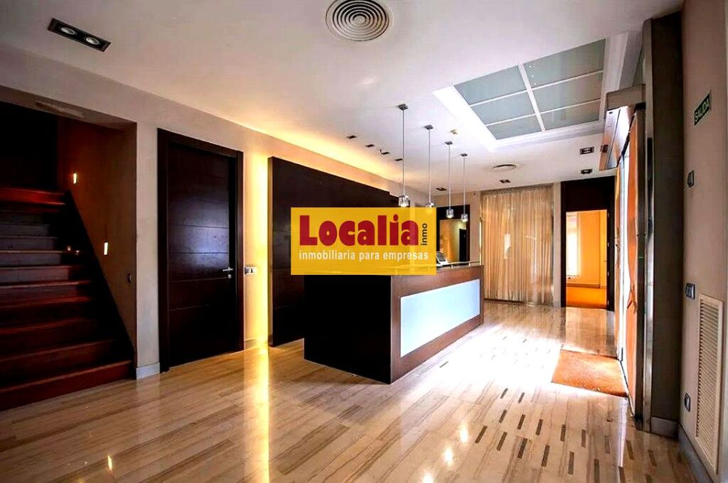 Imagen 4 de Excelente local frente al mar en Santander