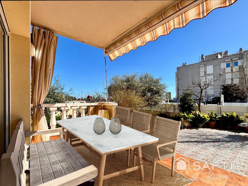 Imagen 3 de Impresionante bajos en segunda linea de mar con jardín privado de 329 m2