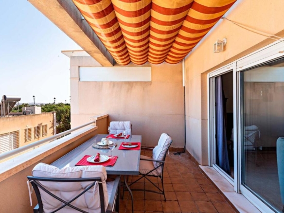 Imagen 4 de Un hogar con luz propia en Aguadulce Sur.