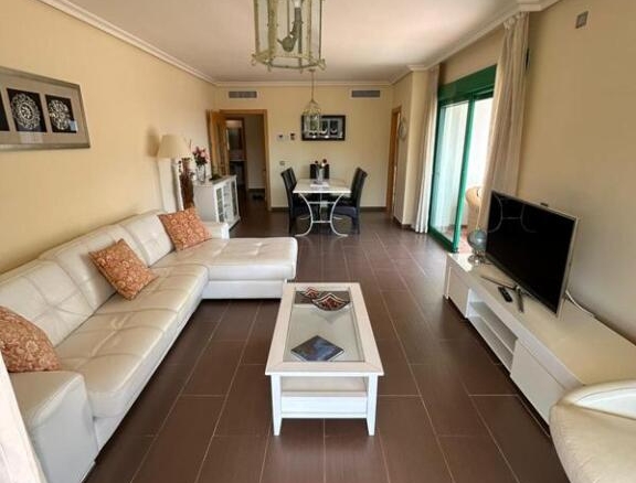 Imagen 3 de SE VENDE  PRECIOSO PISO  ENTRE ESTEPONA Y MARBELLA EN UN ENTORNO PRIVILEGIADO