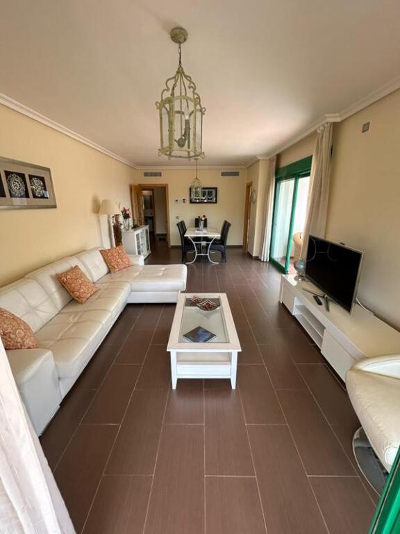 Imagen 3 de SE VENDE  PRECIOSO PISO  ENTRE ESTEPONA Y MARBELLA EN UN ENTORNO PRIVILEGIADO
