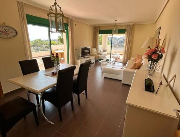 Imagen 4 de SE VENDE  PRECIOSO PISO  ENTRE ESTEPONA Y MARBELLA EN UN ENTORNO PRIVILEGIADO