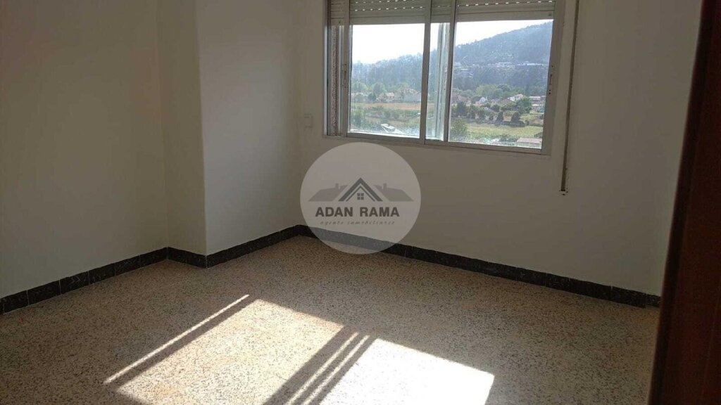 Imagen 2 de Venta de piso en Pontevedra