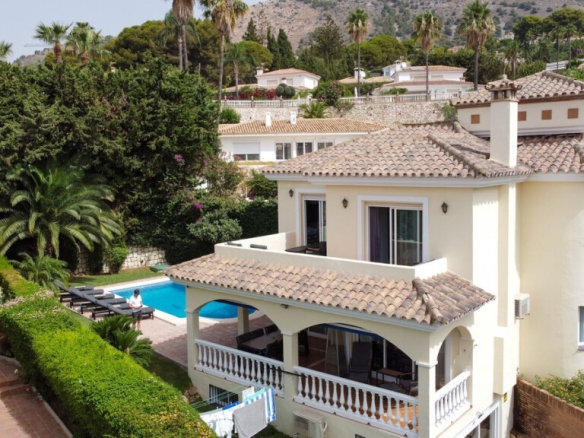 Imagen 1 de Casa-Chalet en Venta en Benalmadena Málaga - El Club del Propietario Imagen 1 de Casa-Chalet en Venta en Benalmadena Málaga