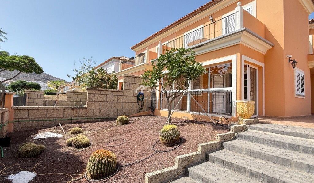 Imagen 3 de Casa-Chalet en Alquiler en Adeje Santa Cruz de Tenerife