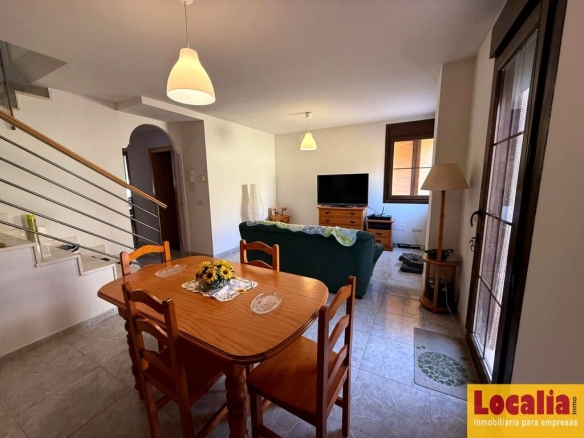 Imagen 1 de Amplio y acogedor chalet