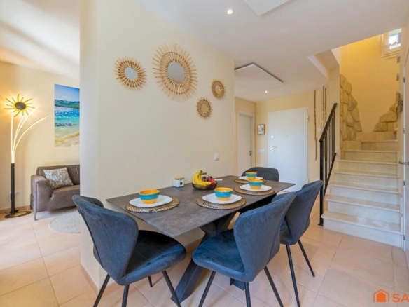 Imagen 2 de Encantadora Casa adosada con licencia turística en El Paraíso – Sa Rápita