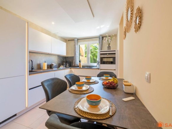 Imagen 4 de Encantadora Casa adosada con licencia turística en El Paraíso – Sa Rápita