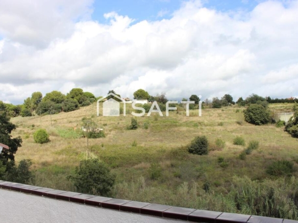 Imagen 4 de Tu refugio cerca de la playa: encantadora casa adosada.