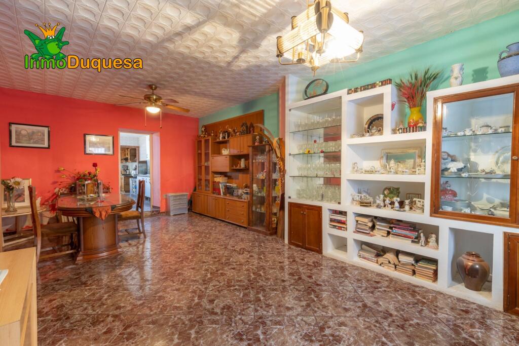 Imagen 2 de Casa de 250 m² para reformar a tu gusto