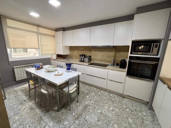 Imagen 1 de SE VENDE ESPECTACULAR PISO EN SANJURJO BADIA - VIGO - PONTEVEDRA