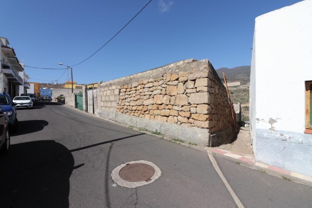 Imagen 3 de Terreno con construcción a reformar e invernaderos en Arico Viejo
