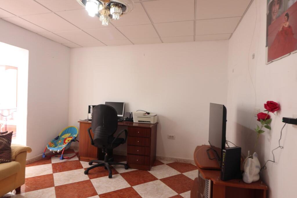 Imagen 3 de Casa en esquina en San Isidro: Inversión Rentable