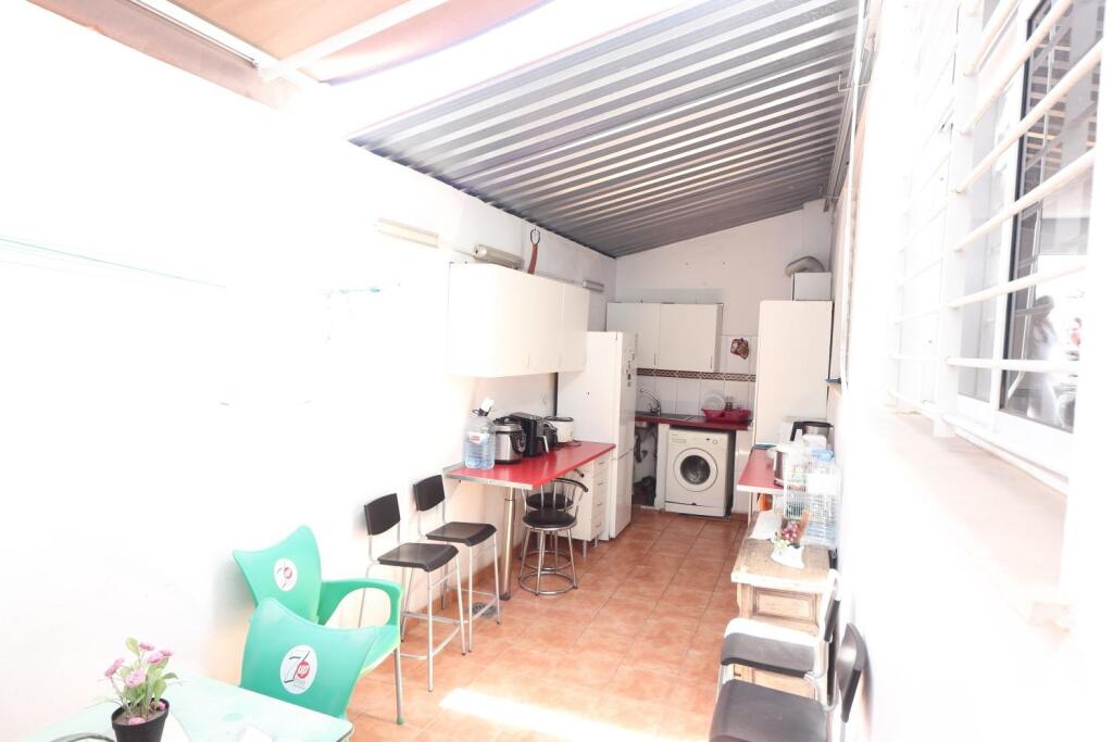 Imagen 4 de Casa en esquina en San Isidro: Inversión Rentable