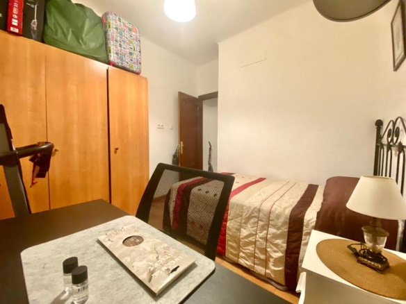 Imagen 4 de ESTUPENDO PISO EN VENTA EN MALAGA. ZONA INMEJORABLE