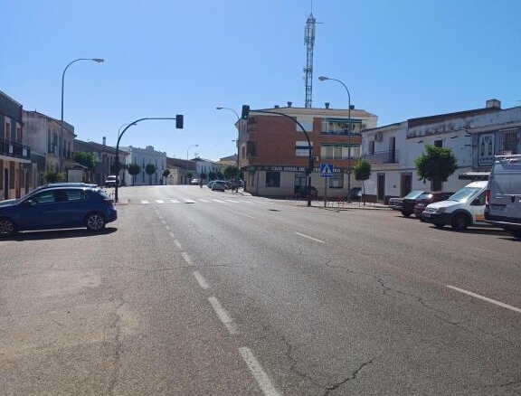 Imagen 2 de Local comercial en Talavera la real. La mejor zona empresarial.