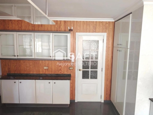 Imagen 4 de Gran piso familiar en Gran Vía con garaje y trastero.