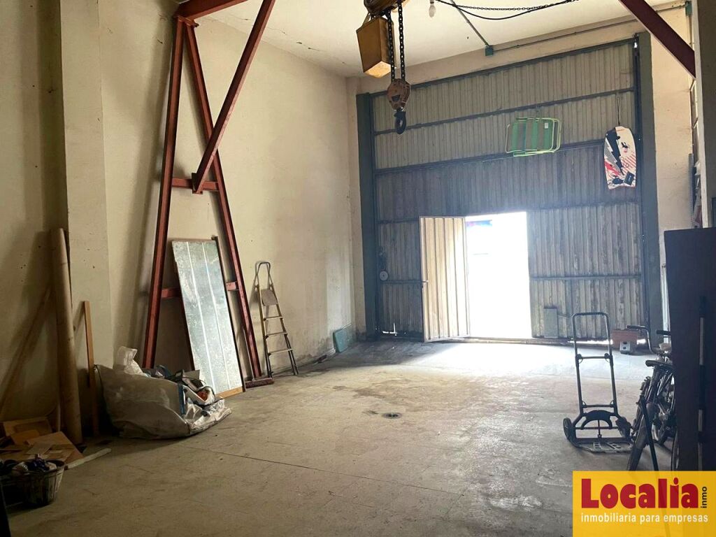Imagen 2 de Local para almacén en el centro de Torrelavega