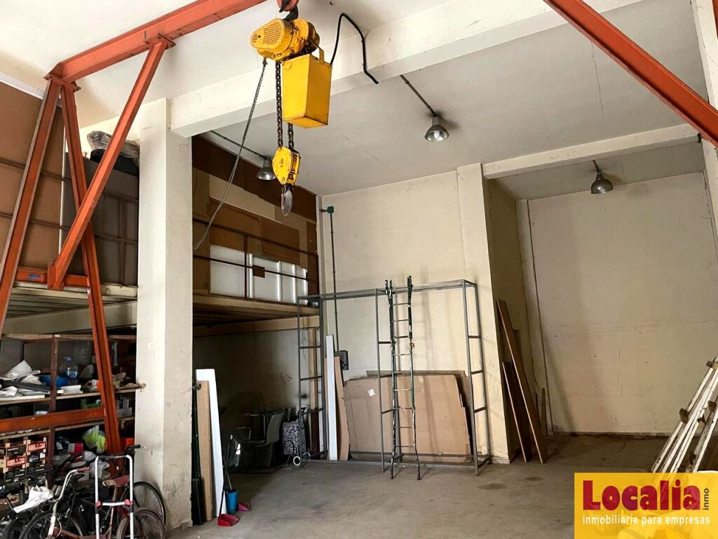 Imagen 3 de Local para almacén en el centro de Torrelavega