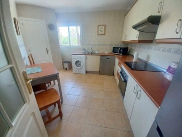 Imagen 3 de LOCALIZACION INMEJORABLE!! EXCLUSIVO PISO EN VENTA A PIE DE PLAYA!!