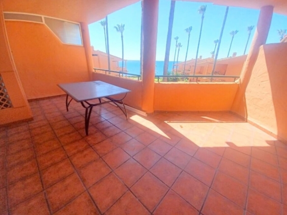 Imagen 1 de LOCALIZACION INMEJORABLE!! EXCLUSIVO PISO EN VENTA A PIE DE PLAYA!!