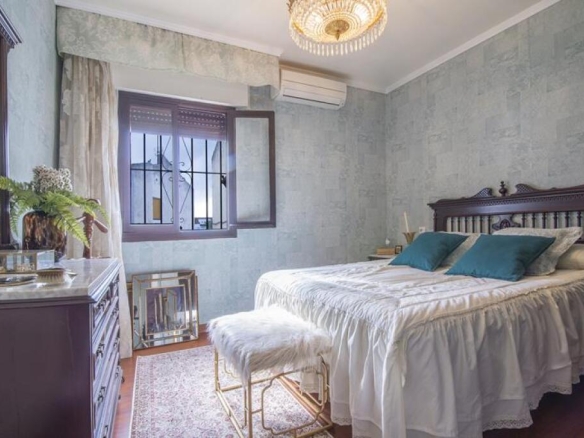 Imagen 4 de MARAVILLOSO BAJO RODEADO DE JARDINES EN UNA ZONA PRIVADA